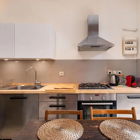 Charming 4 People Sathonay Terreaux Apartment *