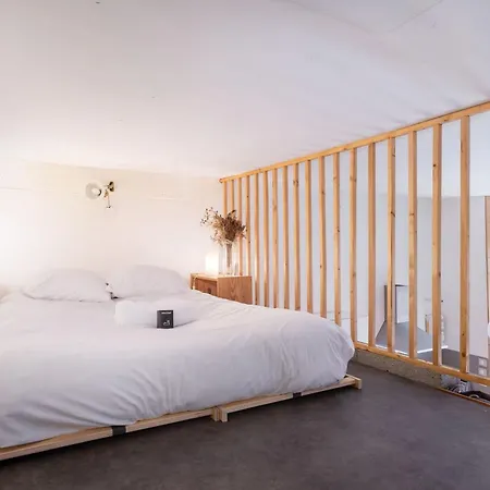 Charming 4 People Sathonay Terreaux Apartment