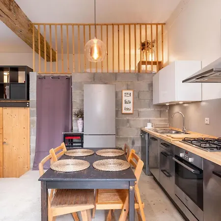 Apartamento Charming 4 People Sathonay Terreaux Lyon